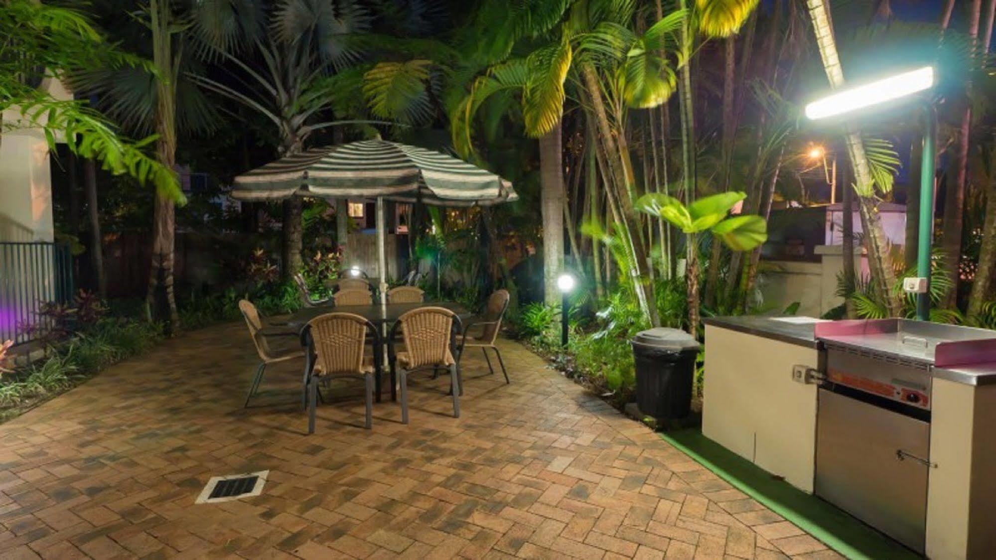 Tropic Towers Apartments Cairns Exterior foto